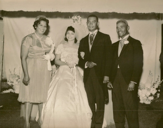 Illustration for article titled Wedding Pix from the 60s!